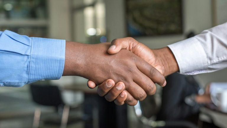 AdSense vs Affiliate Marketing: Where Should a New Blog Actually Start?